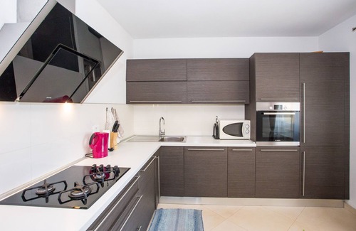 Tinjan Casa | Hermosa villa con piscina, parrilla, wifi, wifi gratis
