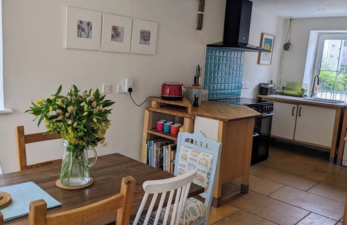Gwynfe Otro | Beautiful Village Farmhouse, Stunning Views