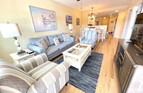 Indian Rocks Beach Condominio | NUEVO HERMOSO Frente al agua 2 Balcón Unidad final Condominio en la playa + 4 pases gratuitos para el parque acuático