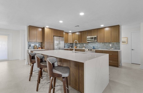 Lochmoor Waterway Estates Casa | Beautiful Waterfront 3/2 Home in North Fort Myers! Sleeps 8!