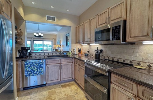 Isles of Capri Condominio | Beautiful water front condo with a View! Isles of Capri