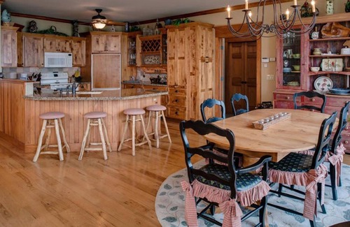 Petoskey Casa | Beautiful Waterfront Property
