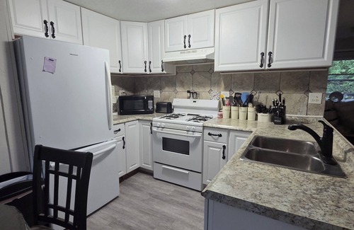 Rideau Lakes Cabaña | Beautiful Waterfront Cottage