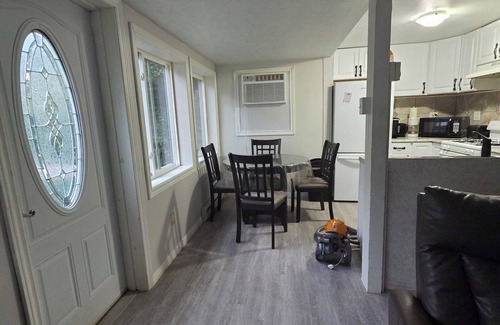 Rideau Lakes Cabaña | Beautiful Waterfront Cottage