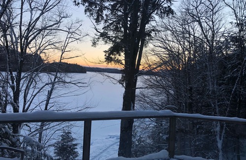 Dysart et al Cabaña | Beautiful Waterfront Cottage on Picadilly Bay, located on Redstone Lake