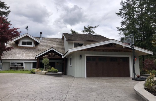 Madeira Park Casa | Beautiful waterfront home with private dock, fire pit and hot tub