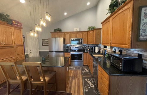 Elizabethton Casa | Beautiful Waterfront Home on Watauga River