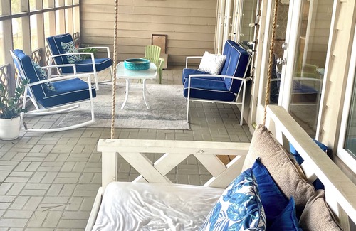 Mary Esther Casa | Beautiful waterfront 4-bedroom house in Mary Esther with private beach!
