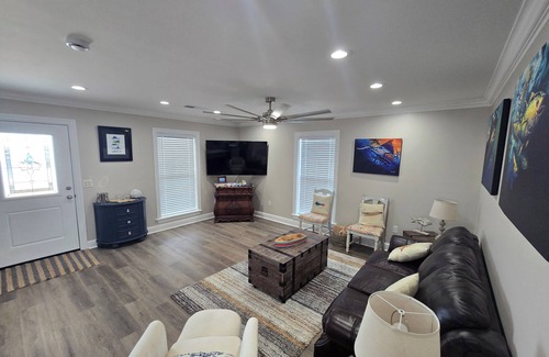 Venice Cabina | Beautiful Waterfront 3Bdr/2 Bath in Venice Marina REMODLED NO BOAT SLIP OR ICE