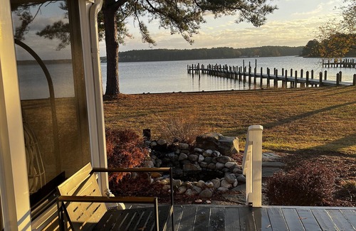 Onancock Casa | Beautiful waterfront family friendly home.
