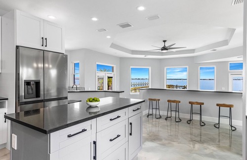 Iona Casa | Beautiful Waterfront Living in Ft Myers