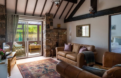 St George Cabaña | Beautiful Welsh cottage with breathtaking coastal and rural views