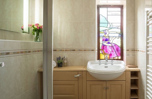 St George Cabaña | Beautiful Welsh cottage with breathtaking coastal and rural views