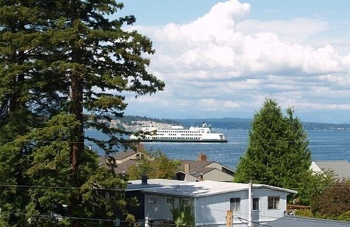 Clinton Casa | Beautiful Whidbey View House