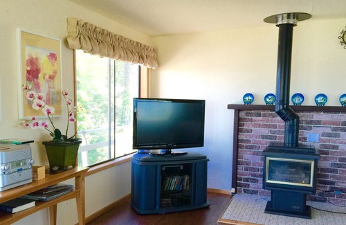 Clinton Casa | Beautiful Whidbey View House