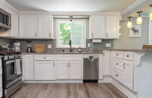 Thornton Casa | Beautiful White Mountains Home w/Sauna, Firepit and Gameroom