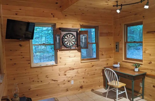 Eidelweiss Village Chalet De Esquí | Beautiful White Mountains chalet - walk to water, pet friendly, all amenities