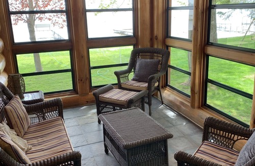 Shawano Casa | Hermosa casa de registro frente al lago Wisconsin