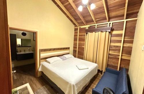 Santa Ana Apartamento | Beautiful Wooden Cabin W AC