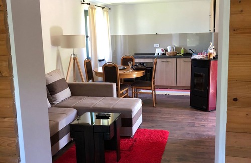 Zabljak Apartamento | Hermosa casa de madera cerca del bosque de pinos