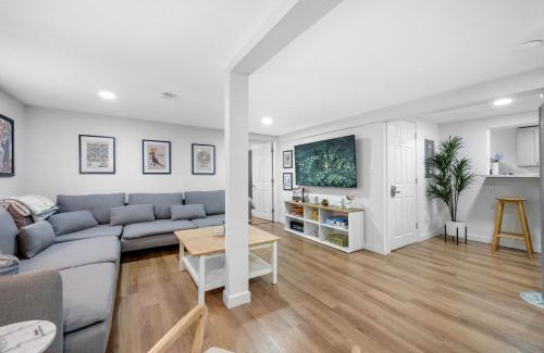 Pueblo Apartamento | Beautiful Work Stay Retreat in Pueblo Near Downtown