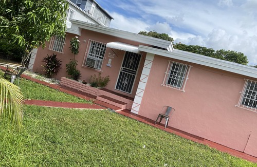 Wynwood Art District Casa | Beautiful Wynwood Duplex Home!!