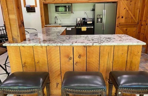 Trimble Casa | Beautiful yard, near hot springs/trails, dogs welc