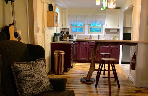 Mount Gretna Heights Cabaña | Beautiful Yr Round Cottage Great Porch, Heart of MTG, Near Hershey, Lititz, Lanc