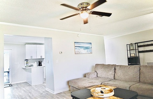 Ocala Casa | Beautifull 4 bedroom home complete with couvered swimmng pool.