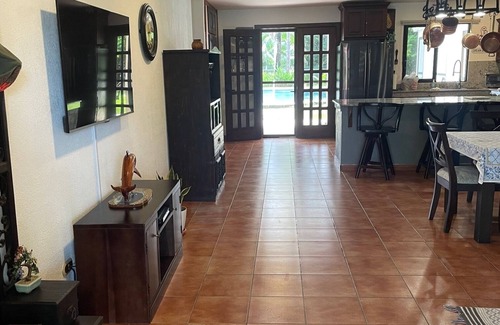 Tambor Casa | Beautifull Villa just steps from the beach! Private family resort!