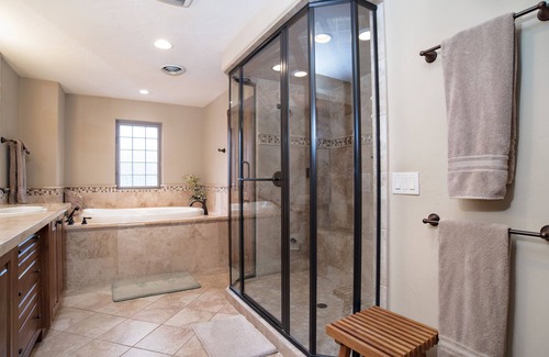 Carbondale Casa | Bellamente nombrado 5 Dormitorio Custom Home, incluye 2 insignias de pesca con mosca!