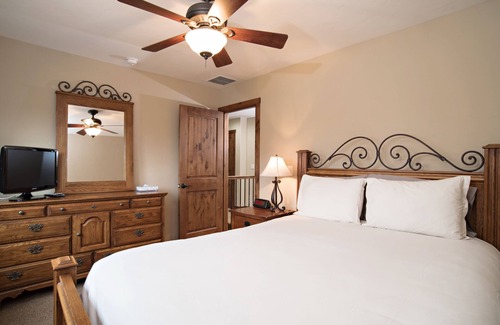 Carbondale Casa | Bellamente nombrado 5 Dormitorio Custom Home, incluye 2 insignias de pesca con mosca!