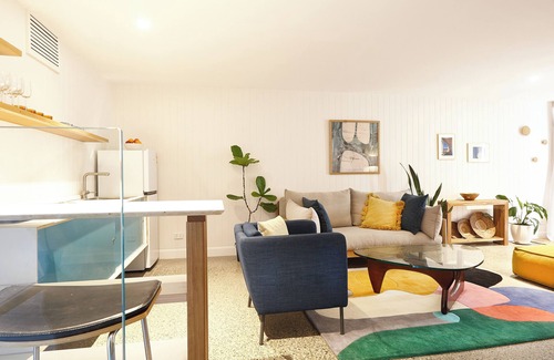 Bulli Apartamento | Beautifully appointed Bulli studio nestled between coast and escarpment