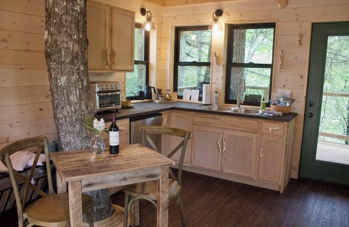 Zirconia Cabina | Custom Tajar Treehouse in Tuxedo Falls Resort with Private Waterfalls & Hiking