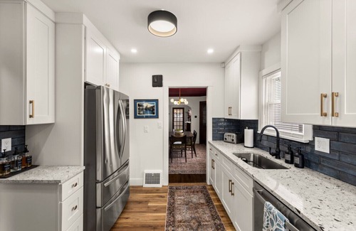 Kamm's Corners Apartamento | Beautifully Designed, Hot Tub, Game Room, N64, Sleeps 10
