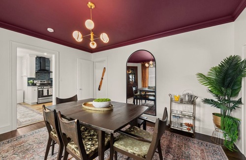 Kamm's Corners Apartamento | Beautifully Designed, Hot Tub, Game Room, N64, Sleeps 10