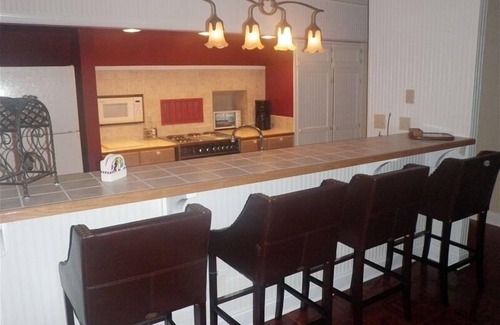 Lake Oconee Cabaña | Bellamente Extra Grande (1700sq pies) de un dormitorio vistas 1. 5 baño de casa / madera