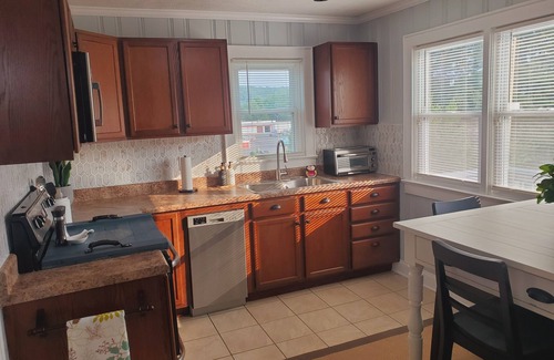 Bristol Casa | Beautifully Furnished 3 Bedroom, 1 Bath House close to the Hard Rock Casino!