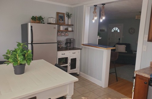 Bristol Casa | Beautifully Furnished 3 Bedroom, 1 Bath House close to the Hard Rock Casino!