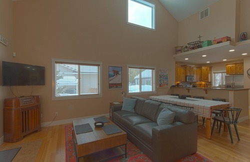 McCall Casa | BEAUTIFULLY FURNISHED, COMFORTABLE, ALL SEASON'S HOME W/ PRIVATE HOT TUB