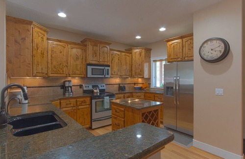 McCall Casa | BEAUTIFULLY FURNISHED, COMFORTABLE, ALL SEASON'S HOME W/ PRIVATE HOT TUB