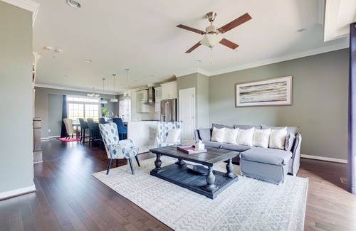 Richmond Casa | Beautifully furnished, spacious townhome!