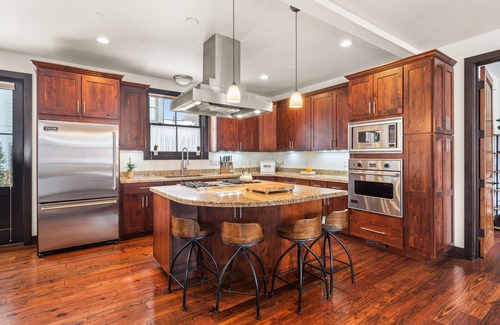 Basalt Casa | BEAUTIFULLY FURNISHED spacious family retreat in the heart of Willits