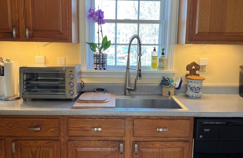 Hillsdale Casa | Beautifully furnished 3-bedroom home located half a mile from Hillsdale College