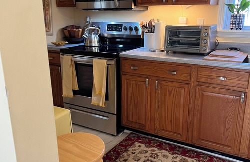 Hillsdale Casa | Beautifully furnished 3-bedroom home located half a mile from Hillsdale College