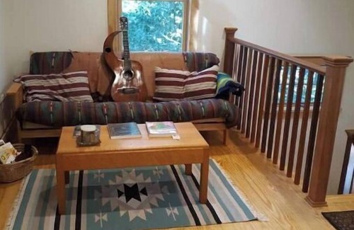 Vineyard Haven Chalet De Esquí | Beautifully handcrafted arts and craft style carriage house chalet