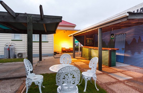 Te Aroha Casa | Beautifully-maintained Villa in walking distance to Te Aroha hot pools, cafes