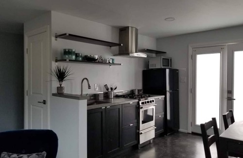 North Hollywood Cabaña | Beautifully Newly Renovated Private Guesthouse
