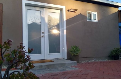 North Hollywood Cabaña | Beautifully Newly Renovated Private Guesthouse