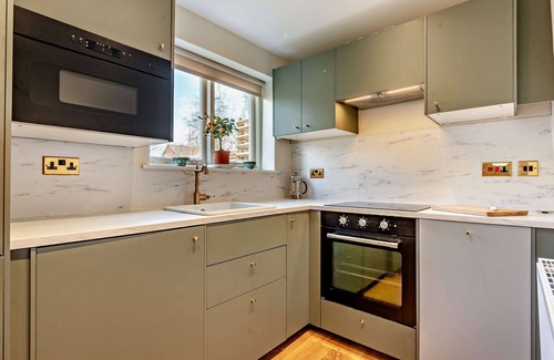 Ampney Crucis Cabaña | Beautifully presented dog friendly - Bea's Cottage